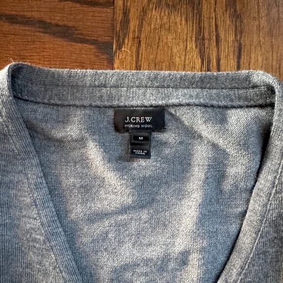 Men's J.Crew Merino Wool Cardigan Sweater - Gray - Medium - V-Neck Buttoned - Picture 2 of 7